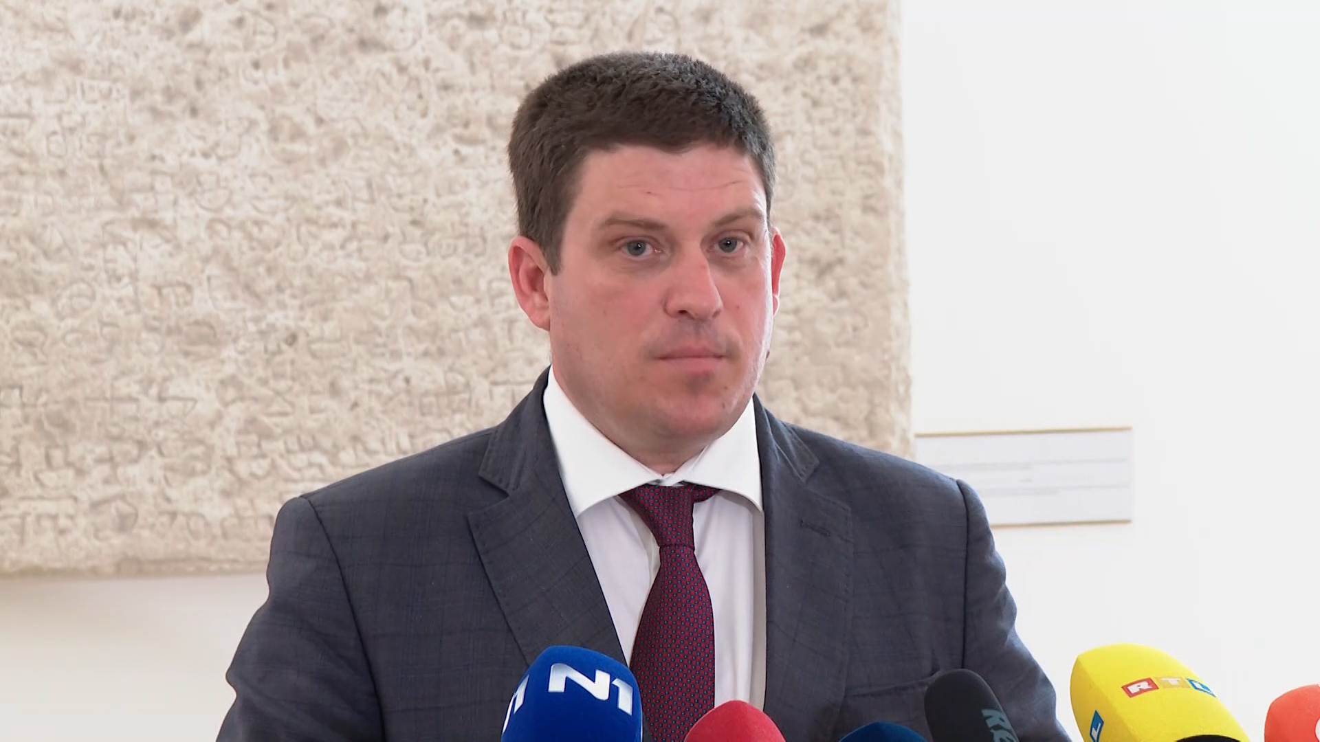 Uskok češlja plinsku aferu, mailovi kod Plenkovića, a Butković kaže: Premijer se činio iznenađen kad je obaviješten o HEP-u. I ja sam bio