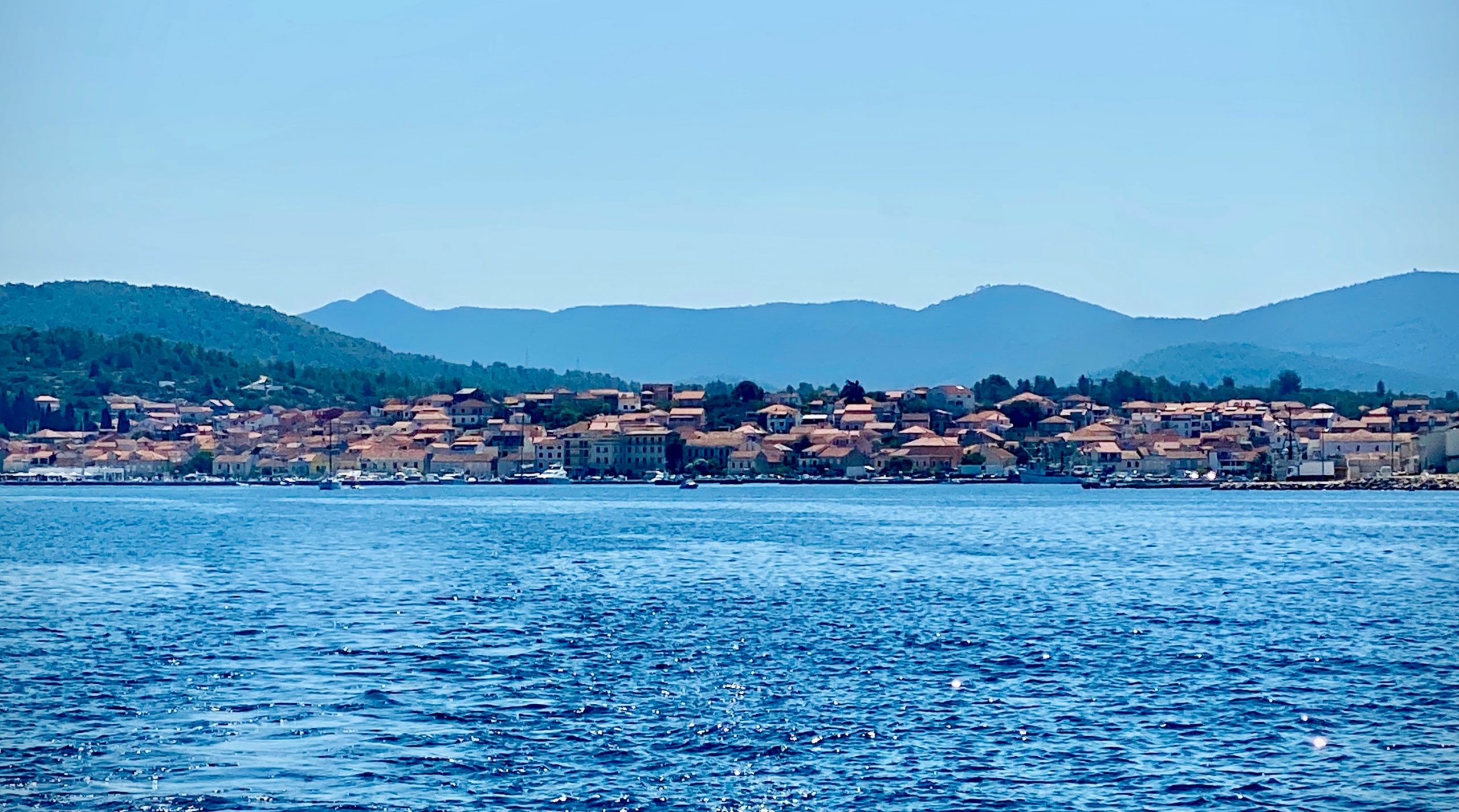 Veliki dalmatinski otok zahvatila je epidemija, malo tko je izbjegao simptome: ‘Zaraženi su i gosti u hotelima‘