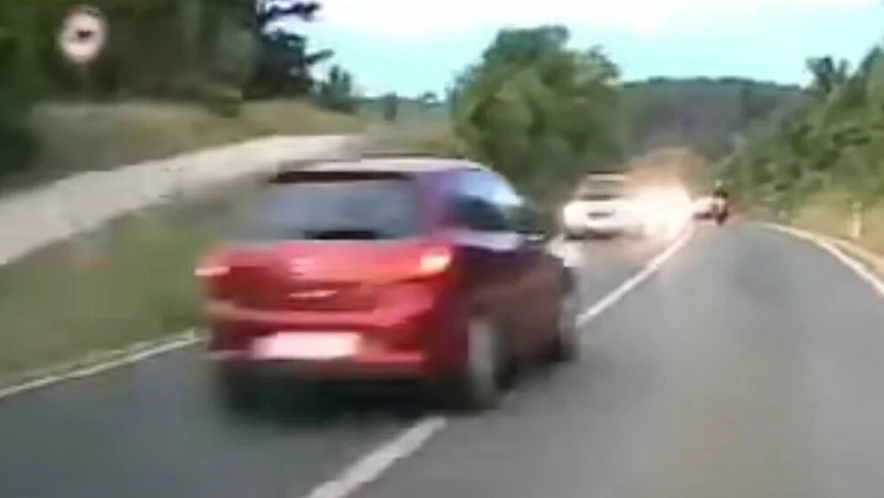 VIDEO Snimka pretjecanja kod Sinja šokirala vozače: “Ovo nije pretjecanje, nego pokušaj ubojstva”