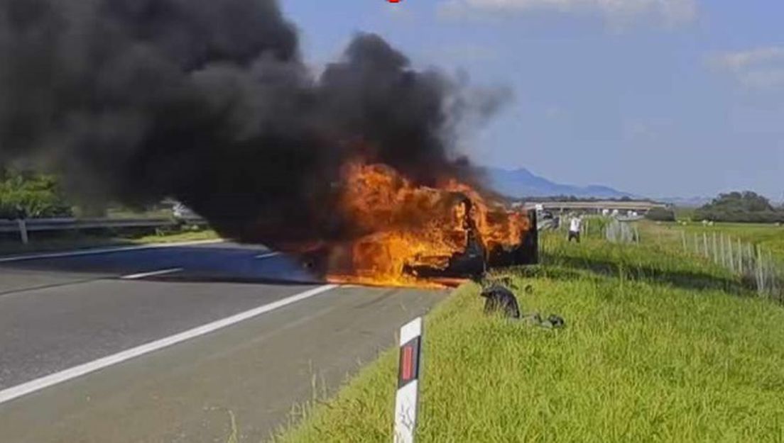 VIDEO Severinin gitarist objavio stravične snimke s autoceste, doživio je pravu dramu: Vozilo u tom trenutku više nije imalo kočnice…; Severina: Ovo je tvoj drugi rođendan