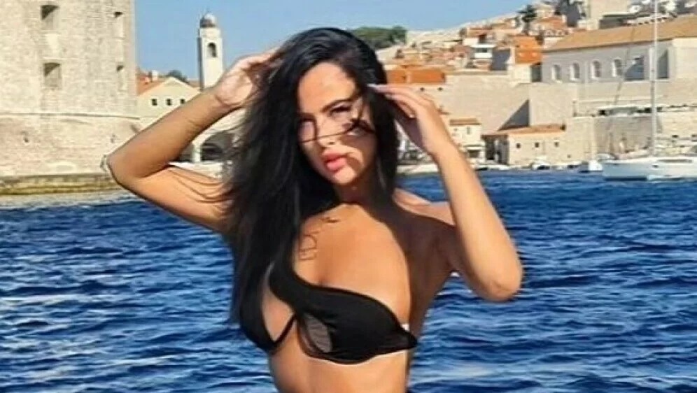 Atraktivna Hrvatica pozirala na jahti u Dubrovniku pa pokazala fantastičnu figuru: “Alo, goriš”