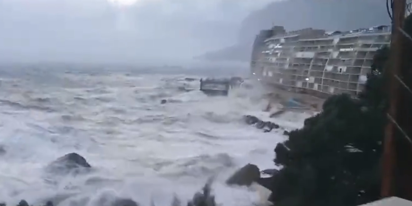 VIDEO Ukrajinu i Rusiju poharala megaoluja: Uništeni rovovi, vjetar čupao drveće, gradovi ostali pod vodom