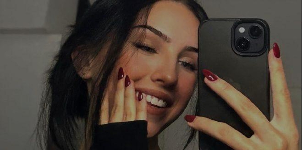 slu-beno-najljep-a-miss-be-a-2024-je-tamnokosa-ljepotica-kojoj-su
