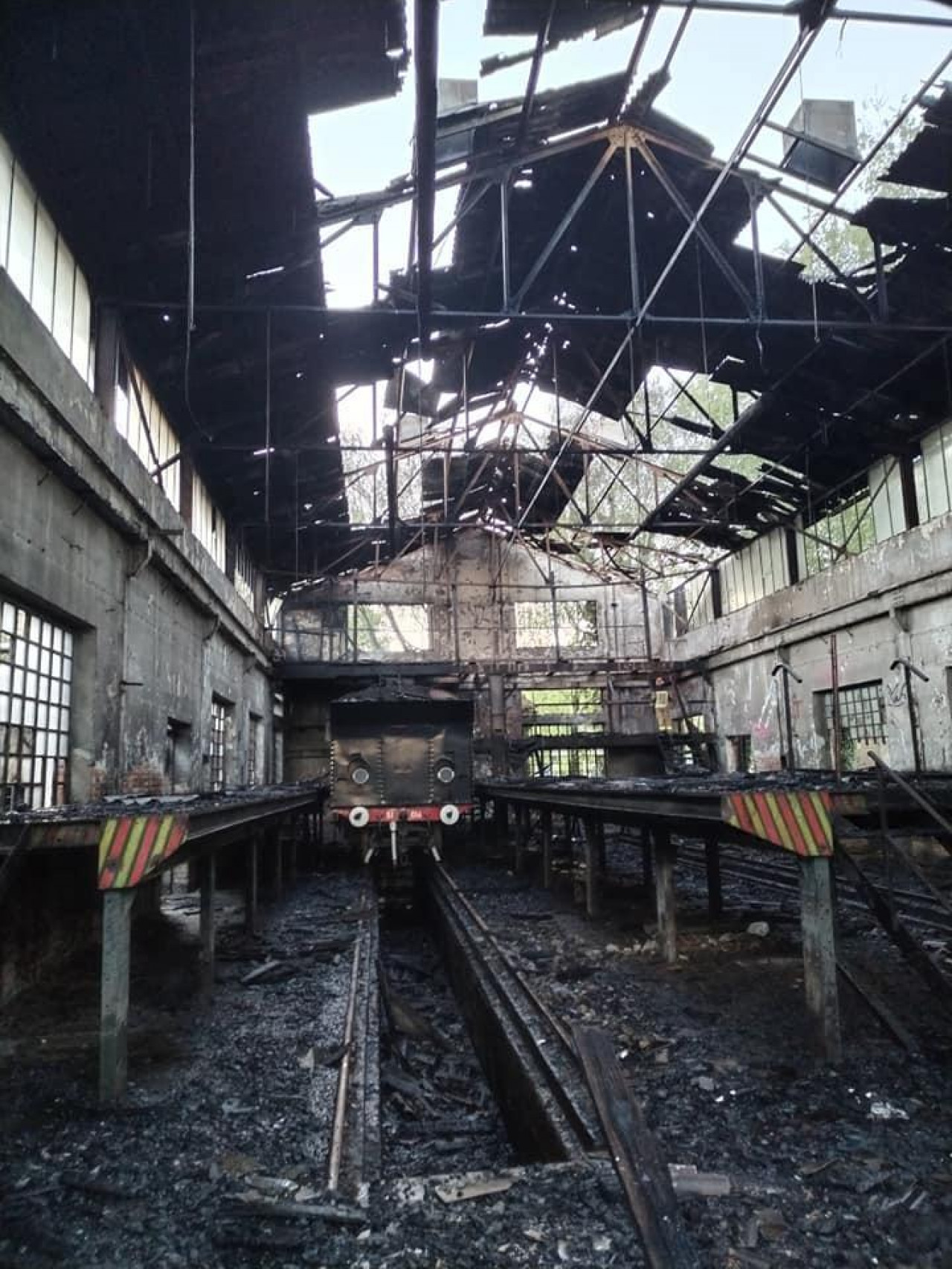 Požar u napuštenoj hali HŽ-a: Stradala i lokomotiva koja je restaurirana prije 10 godina