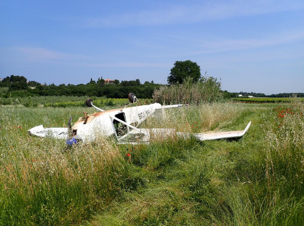 Zrakoplov oznake HA-TUB već se bio srušio! Pilot i četvero padobranaca poletjeli su… Motor nije reagirao