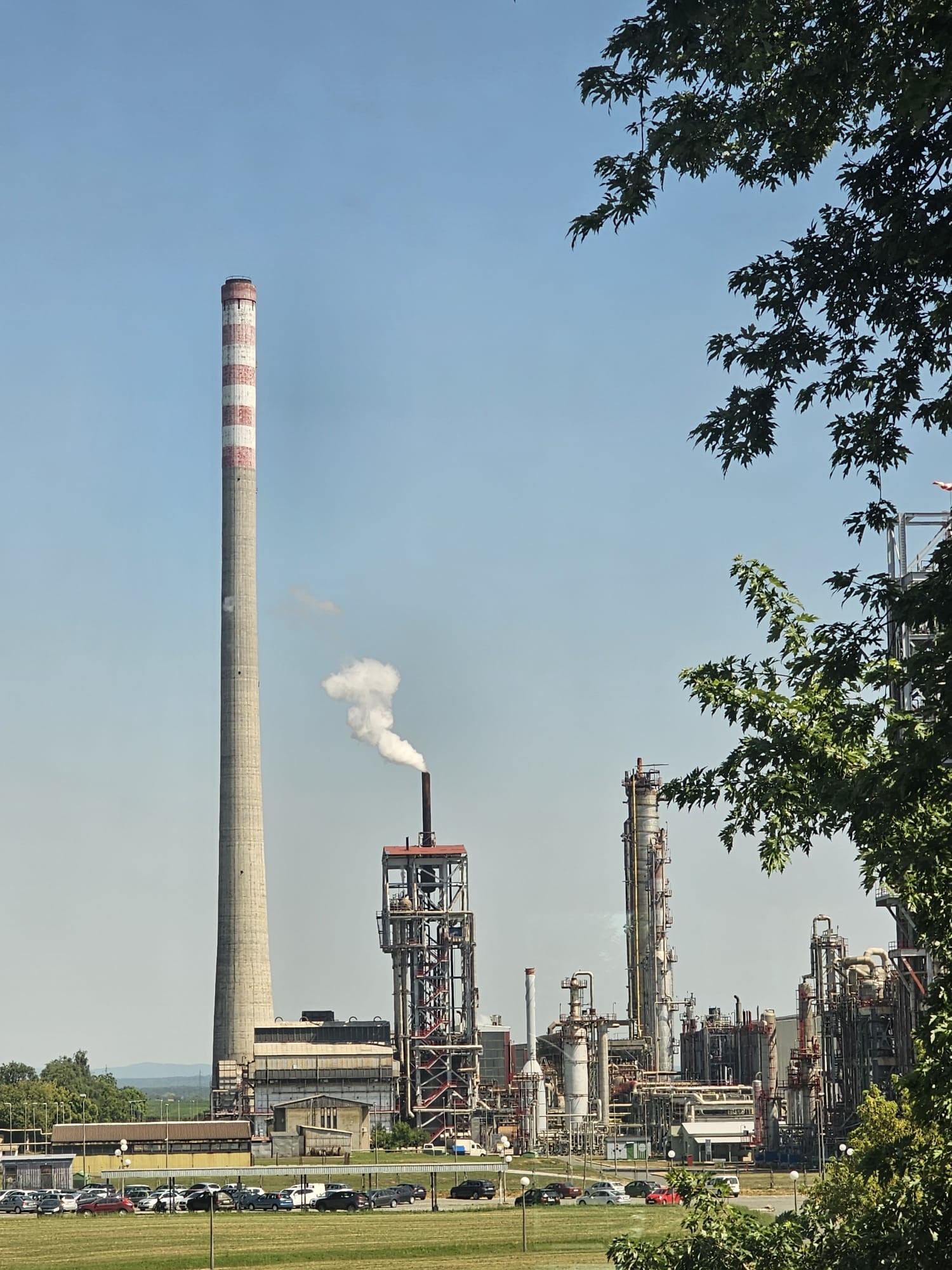 U Petrokemiji pao muškarac s 25 metara visine. Nije mu bilo spasa