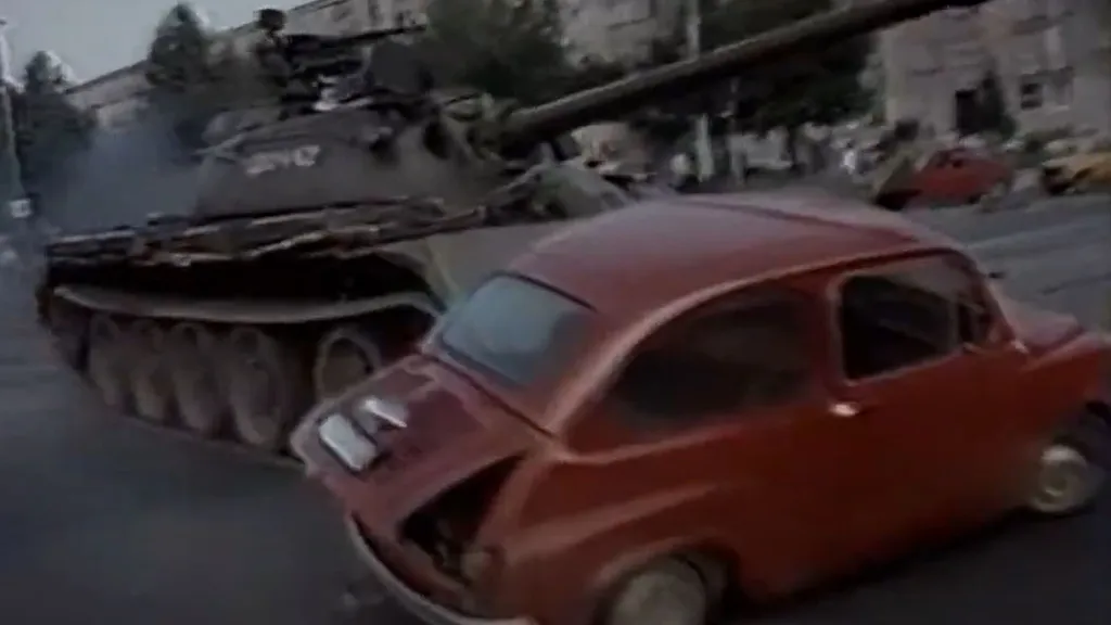 VIDEO Crveni fićo postao je heroj. Branitelj se prisjetio tog dana: Ljudi su podivljali i gađali tenkove kamenjem