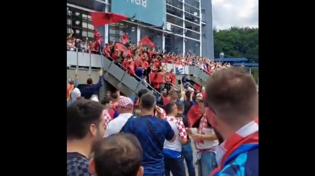 VIDEO Hrvati i Albanci zapjevali Thompsonov hit: Stoji Hrvat uz Albanca, mi smo braća svi…