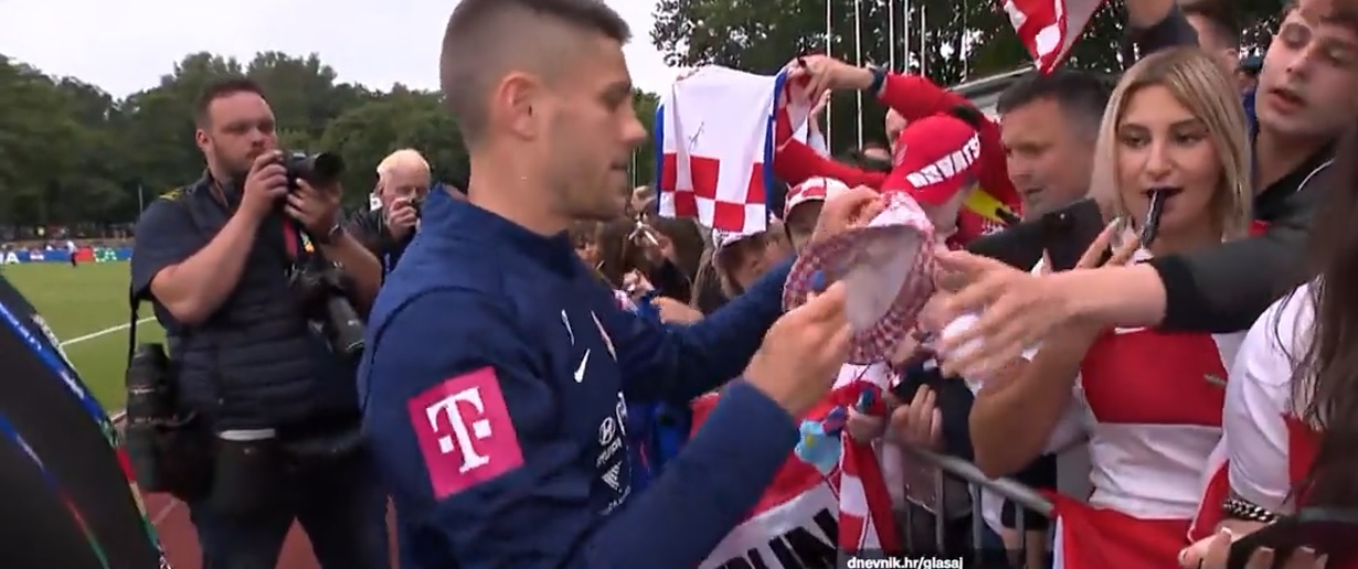 Ludnica u Neuruppinu: Na trening Vatrenih htjelo ući 20 tisuća navijača, ali stane samo pet tisuća…