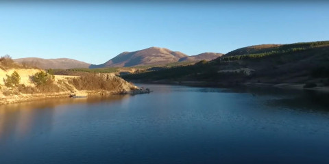 Nakon nogometnog turnira otišli se osvježiti na jezero, jedan brat preminuo, drugom se bore za život