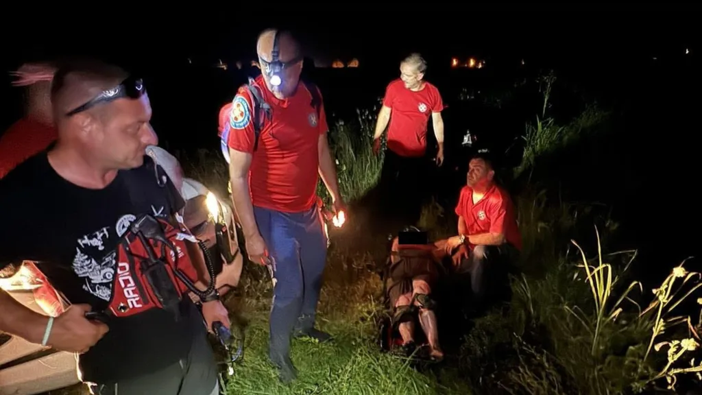Žena (83) otišla brati šljive i nestala. HGSS i mještani se digli na noge, nakon 10 sati našli je u potoku