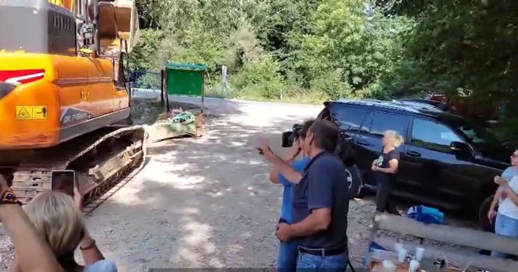 Nakon 40 dana duge borbe s vrela Une odlaze bageri: Zbogom i ne vraćaj se!