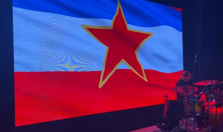 VIDEO Jugo fešta u Splitu: Bijelo dugme, zastava, zvijezda i pljuni i zapjevaj