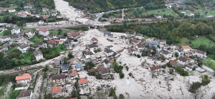 VIDEO Broj žrtava zbog nezapamćenih i katastrofalnih poplava u BiH i dalje raste
