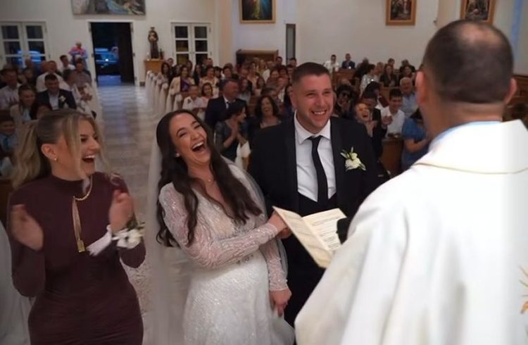 VIDEO Urnebes u crkvi na hercegovačkoj svadbi: Nemoj, tetka!