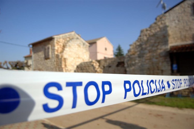 Tragedija u Istri: Posuda je pala s radnog stroja u prignječila muškarca. Nije preživio