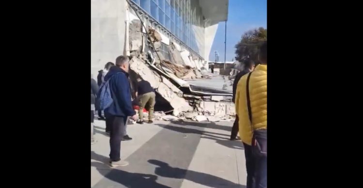 VIDEO Više poginulih: Srušila se betonska nadstrešnica željezničkog kolodvora u Novom Sadu