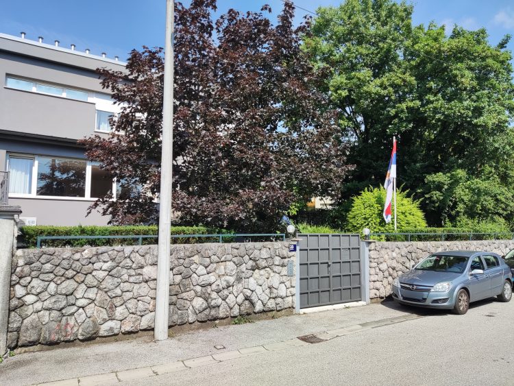 Paranoja u srbijanskom veleposlanstvu u Zagrebu: Jezik mržnje na HRT-u, pozivi na ubojstvo Vučića i još koješta