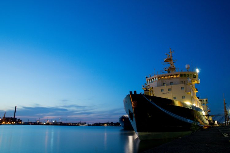 Presječeni kabeli: Finske vlasti istražuju tanker koji pripada ruskoj floti u sjeni
