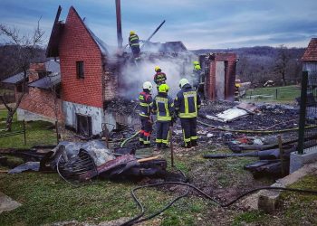 FOTO Užas kod Zagreba: Nakon požara kuće pronađeno mrtvo tijelo