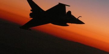 Američki vojni avion B-52 u pratnji hrvatskih Rafalea preletio iznad Hrvatske