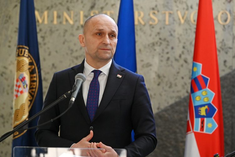 Anušić: Želimo ojačati i osnažiti domaću vojnu industriju i modernizirati Hrvatsku vojsku