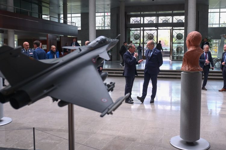 VIDEO Anušić u Francuskoj: Razgovarali smo o suradnji vezanoj uz daljnje naoružanje Rafala