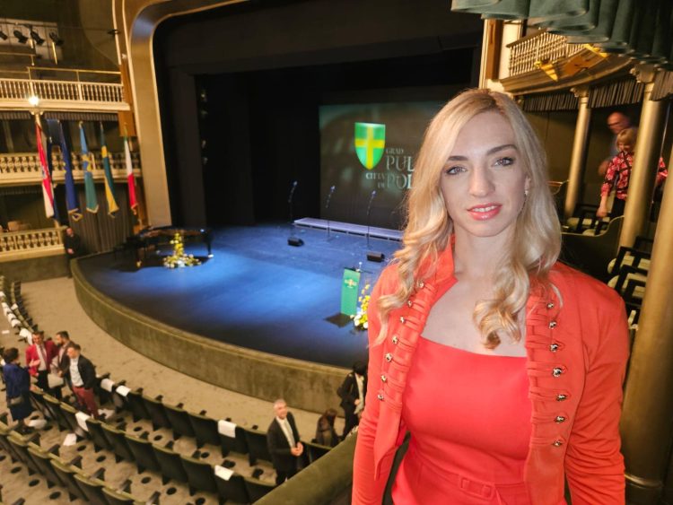 VIDEO SDP-ovka Radolović objavila borbeni filmić i pokazala što će se dogoditi protivnicima ako uđu u ring s njom