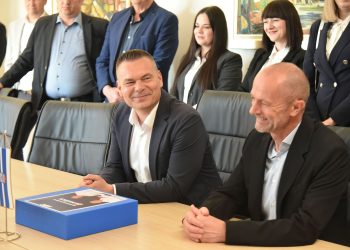 Gradonačelnik Našica Krešimir Kašuba predao potpise podrške za kandidaturu za novi mandat