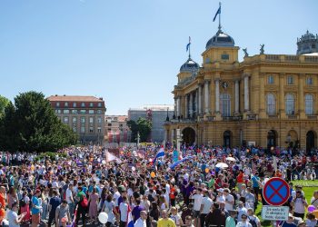VIDEO Održan 10. Hod za život u Zagrebu: Izaberi život i majku i dijete
