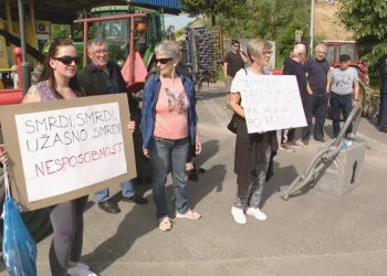 Stanovnici Jakuševca u blokadi odlagališta: Dosta je smrada i neodgovornosti