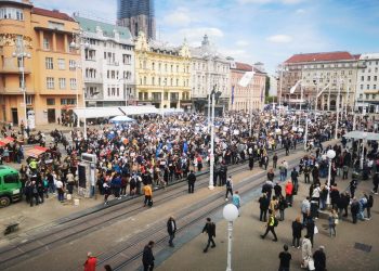 Prosvjed prosvjetara u Zagrebu: Rast plaća = rast dostojanstva. Najavljuju štrajk u lipnju