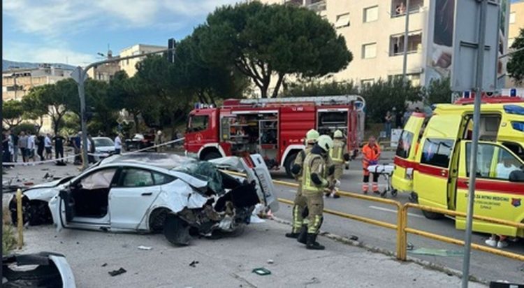 Prometni stručnjak o strašnoj nesreći u Splitu: Tesla je jurila više od 150 km/h. Nakon udarca u bubamaru poletjela je…