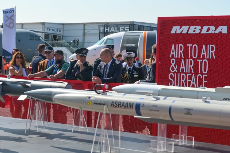 VIDEO Anušić u Francuskoj: Srbija neće imati takve Rafale kao Hrvatska. Uskoro finalizacija ugovora o nabavi 18 haubica Caesar