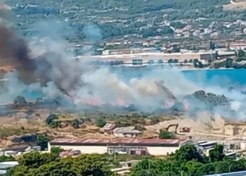 VIDEO Novi požar u Dalmaciji: Gori nisko raslinje u Stinicama kod Splita