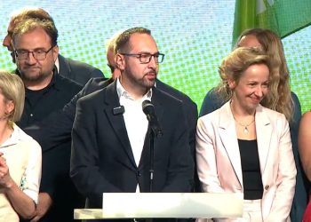 Tomašević osvojio drugi mandat. Tvornicom se orilo skandiranje: Senf! Senf! Senf!