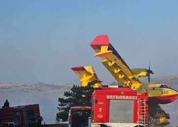 VIDEO Podmetnuti požari haraju Makarskom rivijerom: Traži se vozač quada. Pali požare uz pomoć snopa šibica