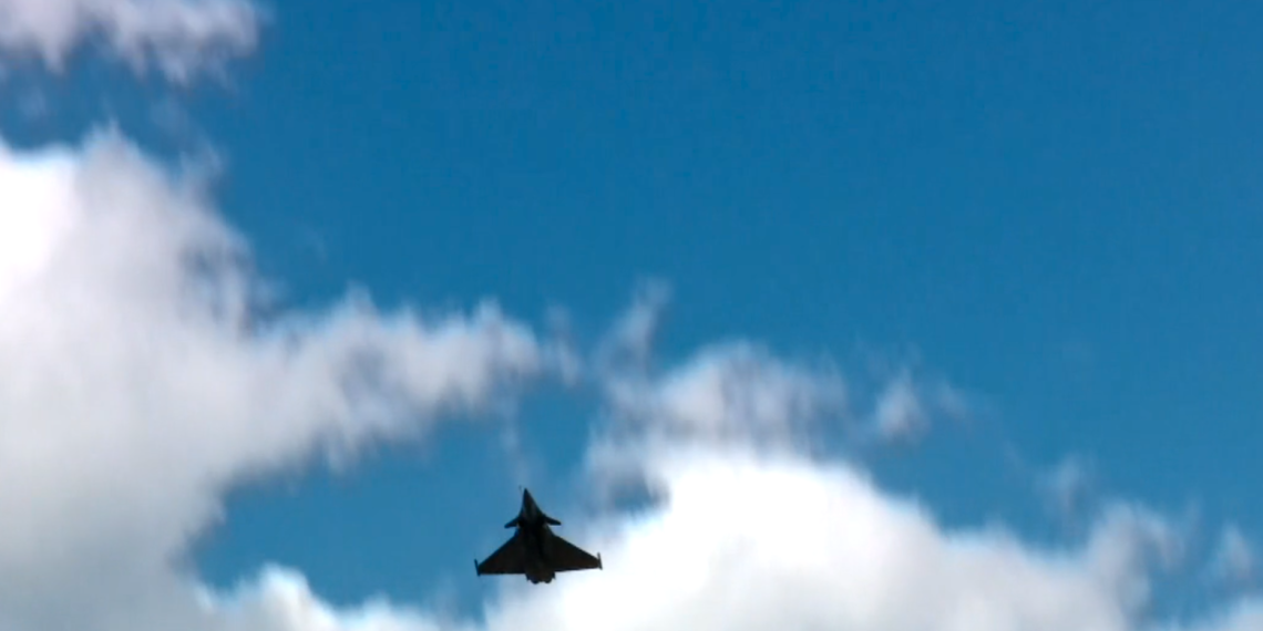 VIDEO Dan uoči mimohoda: Održana generalna proba letačkog programa, Zagreb nadletjeli Rafalei, Black Hawk, Canadair…