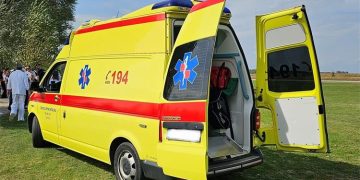 Mladić nazvao Hitnu jer u polju nepomično leži muškarac. Kad su stigli…