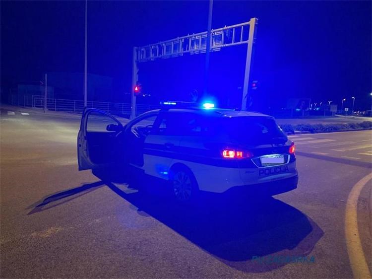 Užas u Vrsima: U prometnoj nesreći smrtno stradalo dijete na motociklu