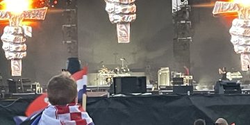 VIDEO Thompsonov spektakl na Hipodromu u Sinju na dan početka Oluje: Da možemo i viknuti da smo za svoj dom spremni