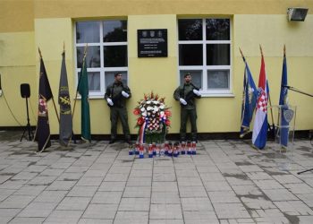 U Dardi obilježena 34. godišnjica likvidacije hrvatskih policajaca Mile Grbešića i Darka Kušića