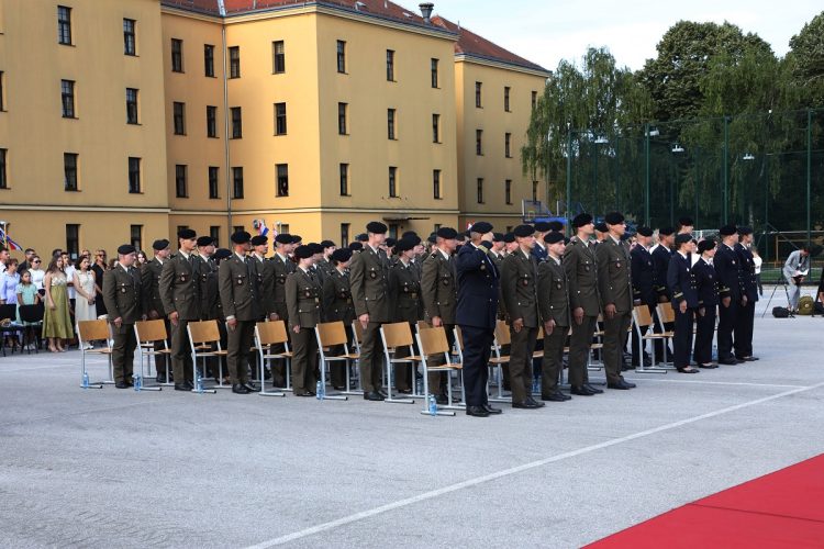 Hrvatska vojska bogatija za 59 novih časnika i časnica: Vi ste ti koji ćete oblikovati HV budućnosti