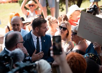 Pobuna u Splitu zbog azbesta. Šuta: Split neće tolerirati nasilje pojedinca. Brod Moby Drea mora van Splita!