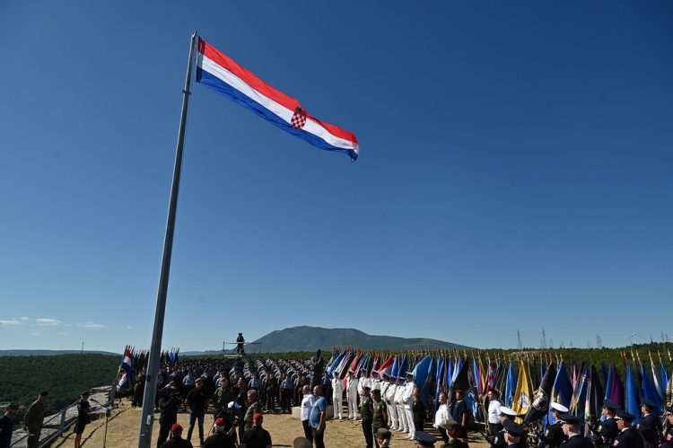 FOTO MORH: Hrvatska obilježila 30. obljetnicu Oluje – veličanstvena svečanost u Kninu