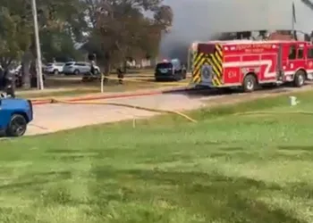 Pucnjava i požar u crkvi u Michiganu: Napadač je ubijen… Autom probio kroz vrata crkve i počeo pucati po ljudima