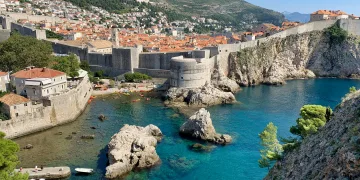 Dubrovnik: Stariji Bosanac izazvao više puta u dva tjedna javnu sablazan na plaži. Sad je u zatvoru….