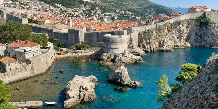Dubrovnik: Stariji Bosanac izazvao više puta u dva tjedna javnu sablazan na plaži. Sad je u zatvoru….