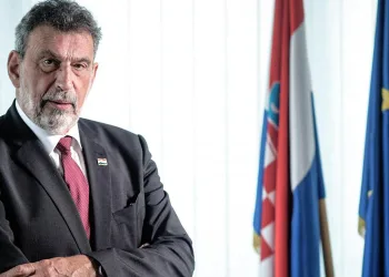 Studentski zbor Filozofskog fakulteta od Fuchsa traži hitan upravni nadzor: Naplaćuju školarine bez odluke Senata