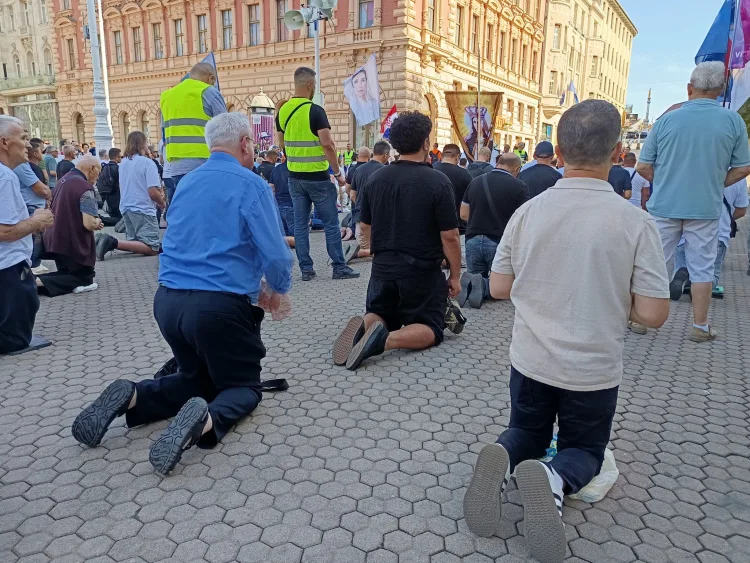 VIDEO U Zagrebu održana još jedna muška molitva krunice. Stigli i prosvjednici….
